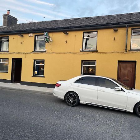 Danny'S Bar Restaurant & Accommodation Broadford  Exterior foto